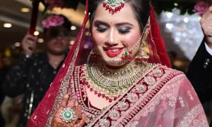 khushi kathuria makeovers